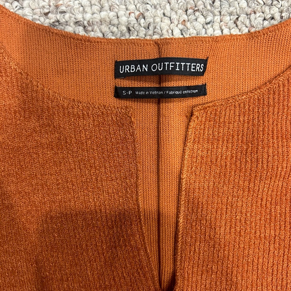 Top - Picture 2 of 2